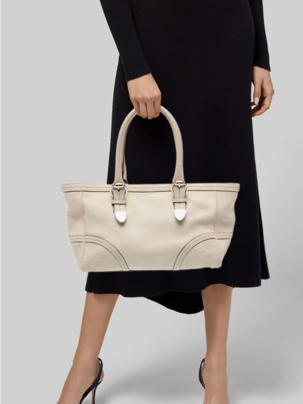 Authentic Gucci
GG Signature Signoria
Like new with tags
